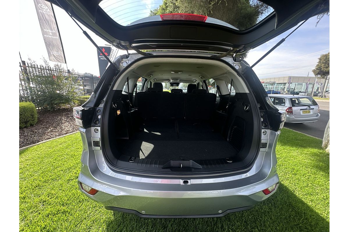 2022 Isuzu MU-X LS-M