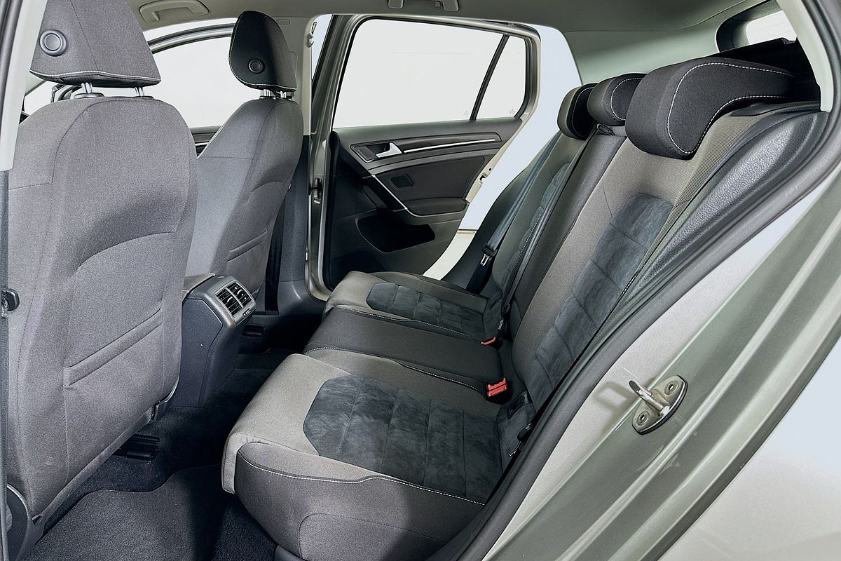 2014 Volkswagen Golf 103TSI Highline 7