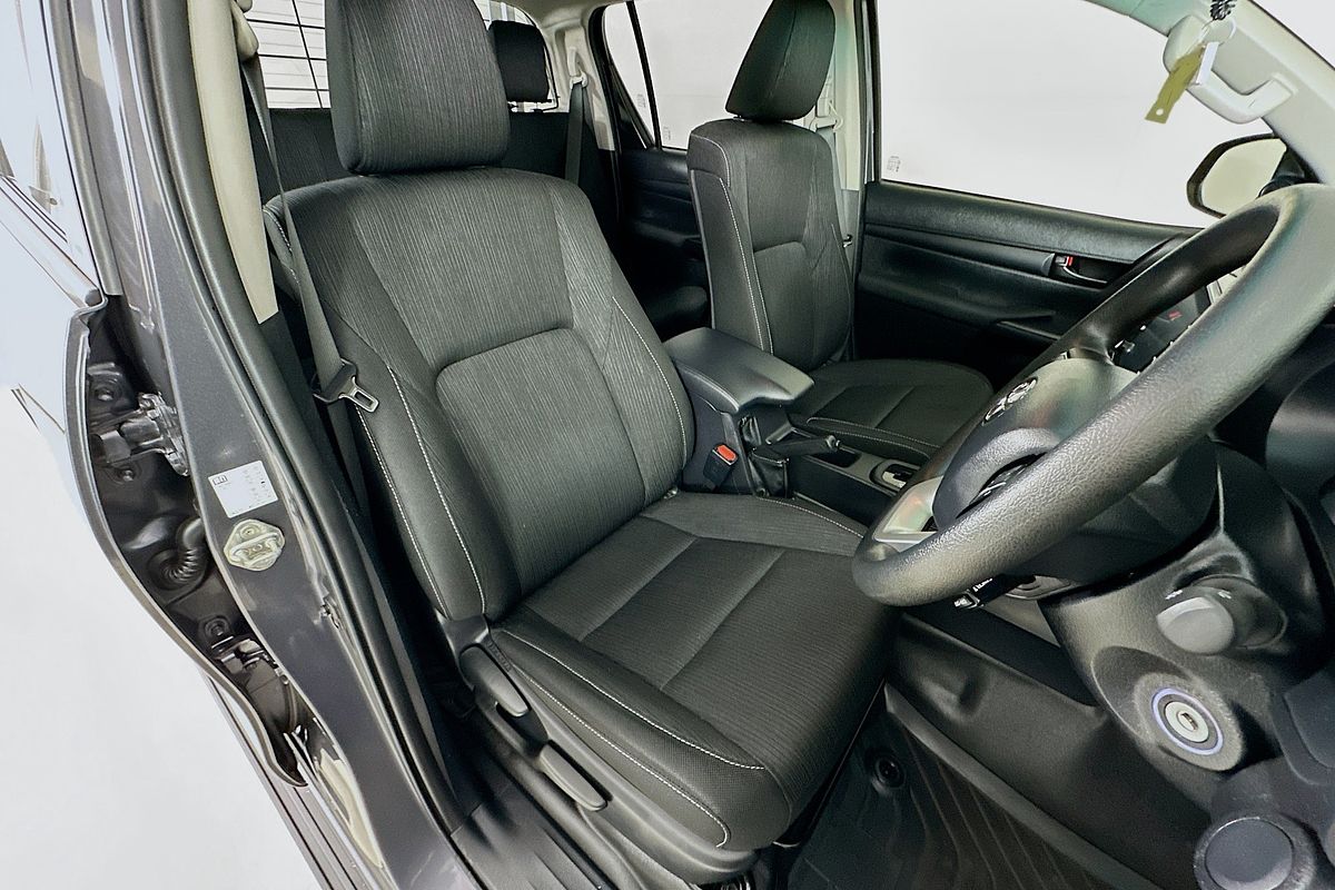 2022 Toyota HILUX SR GUN126R