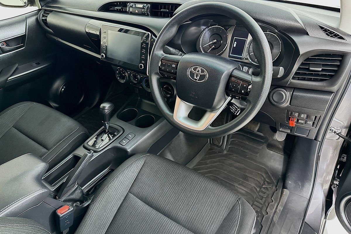 2022 Toyota HILUX SR GUN126R