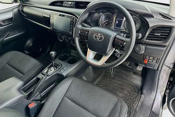 2022 Toyota HILUX SR GUN126R