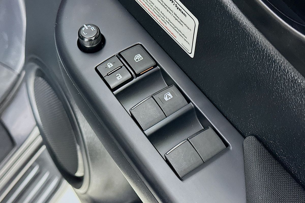 2022 Toyota HILUX SR GUN126R