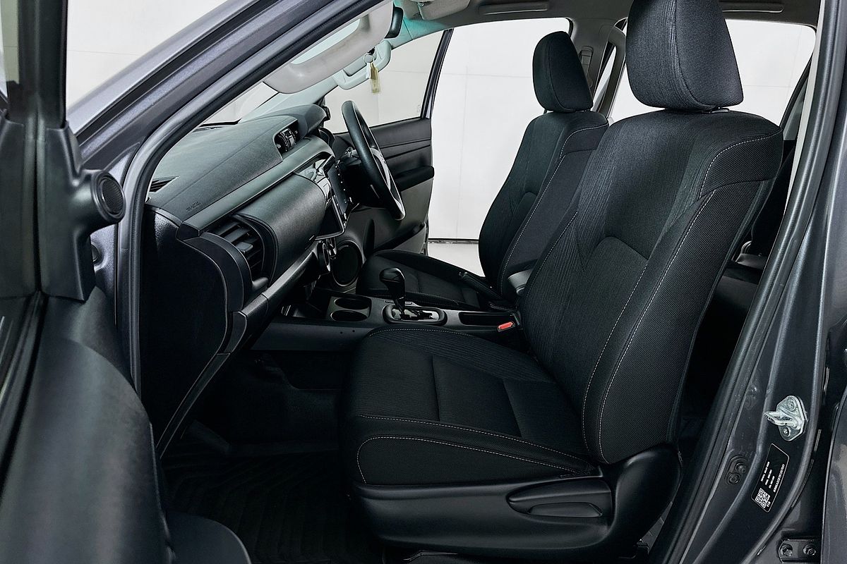 2022 Toyota HILUX SR GUN126R