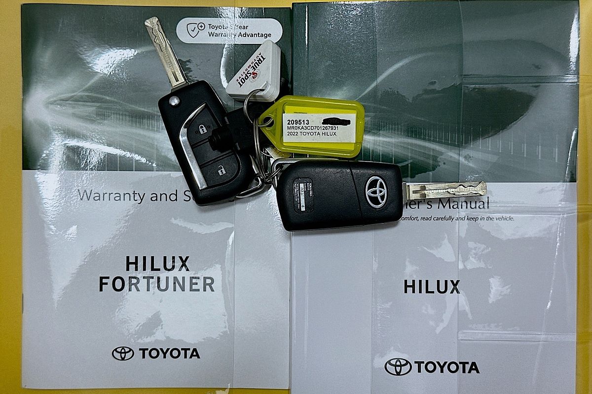 2022 Toyota HILUX SR GUN126R