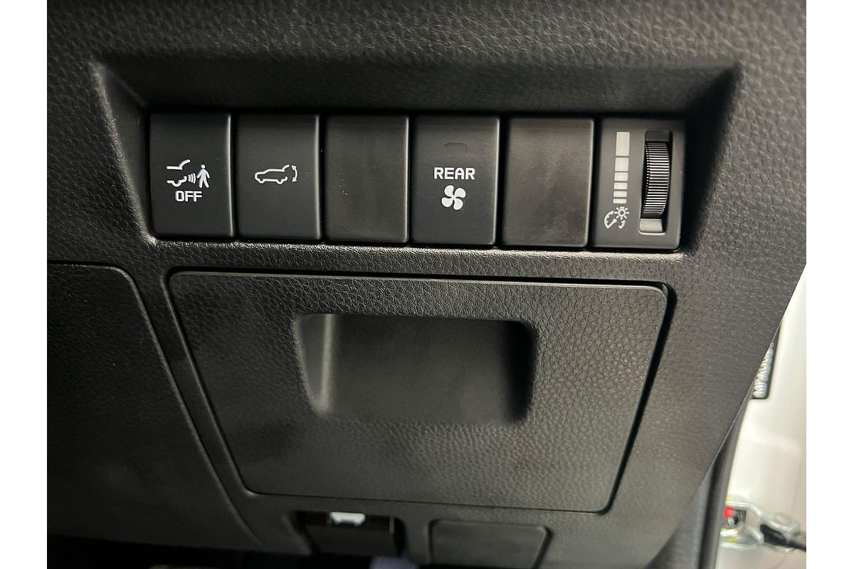 2025 Isuzu MU-X X-TERRAIN