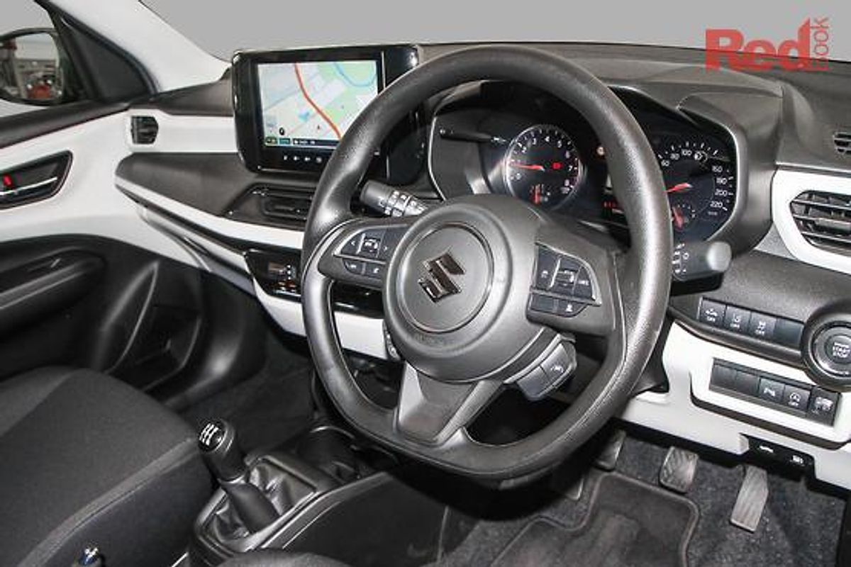 2025 Suzuki Swift Hybrid UZ