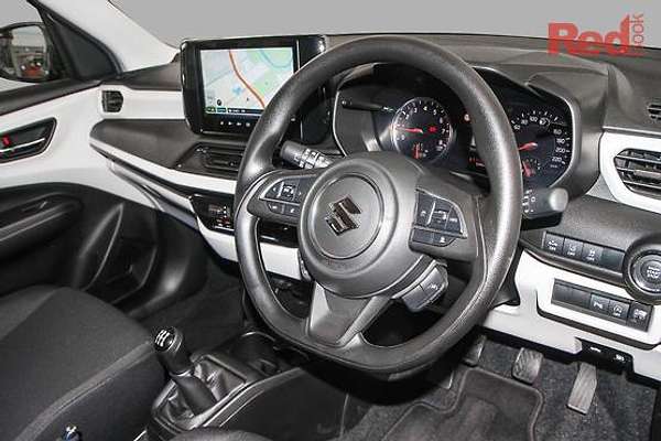 2025 Suzuki Swift Hybrid UZ