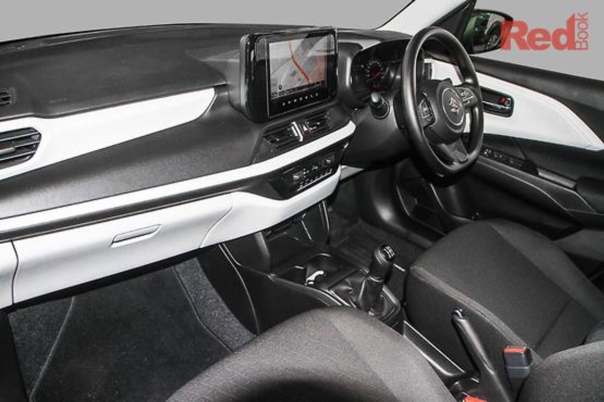 2025 Suzuki Swift Hybrid UZ