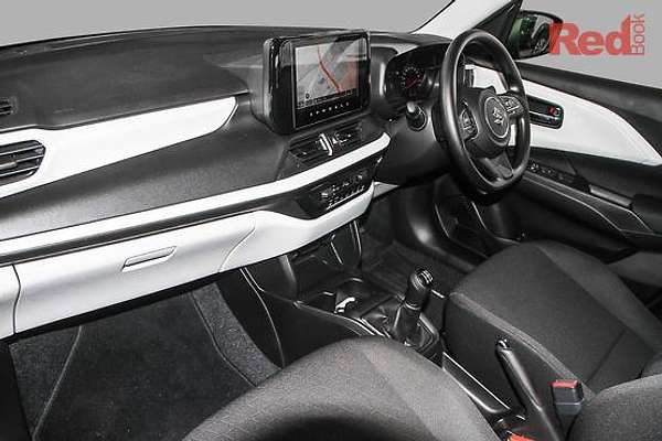 2025 Suzuki Swift Hybrid UZ