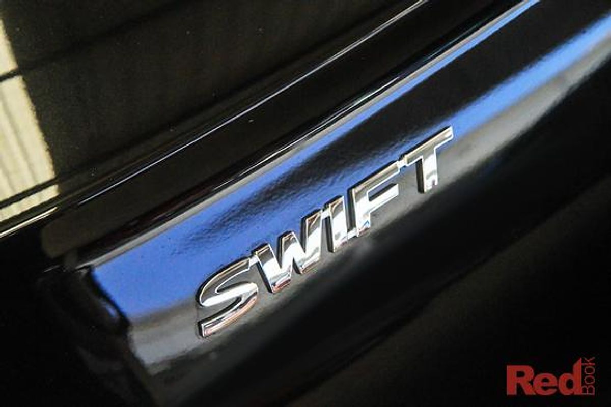 2025 Suzuki Swift Hybrid UZ