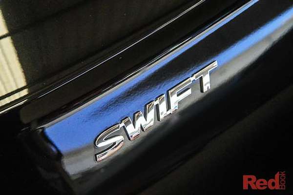 2025 Suzuki Swift Hybrid UZ