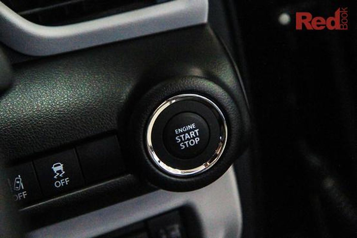 2025 Suzuki Swift Hybrid UZ