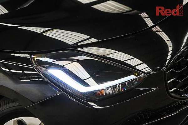 2025 Suzuki Swift Hybrid UZ