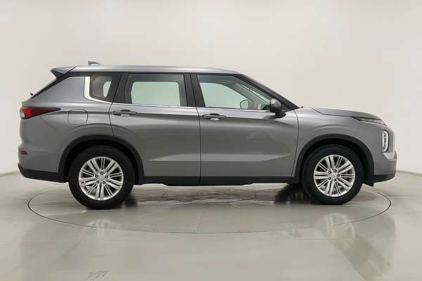2022 Mitsubishi Outlander ES ZM