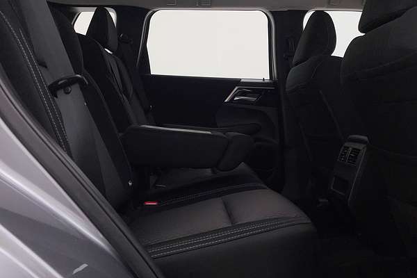 2022 Mitsubishi Outlander ES ZM