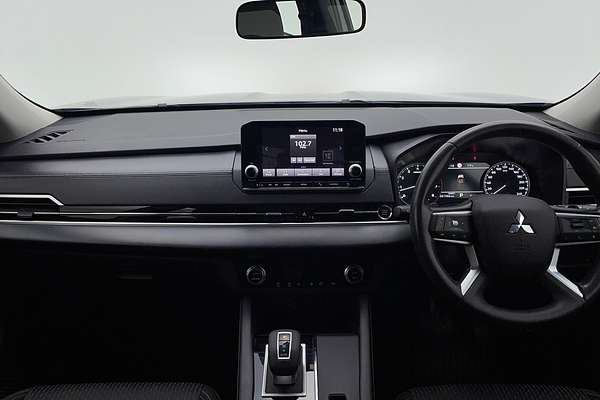 2022 Mitsubishi Outlander ES ZM