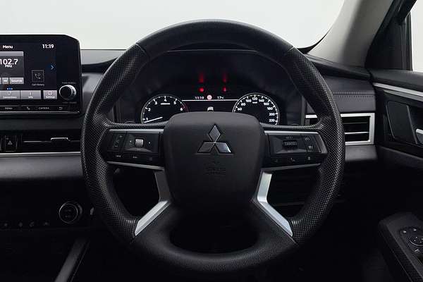 2022 Mitsubishi Outlander ES ZM
