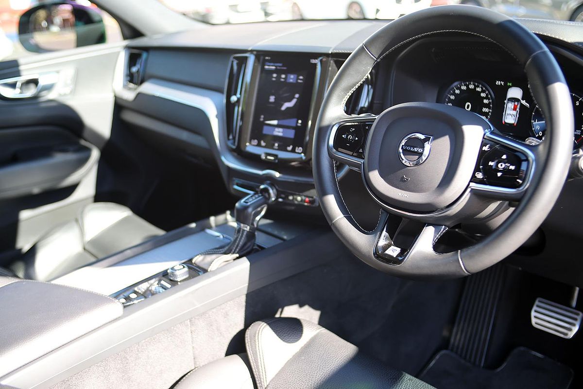 2019 Volvo XC60 T6 R-Design