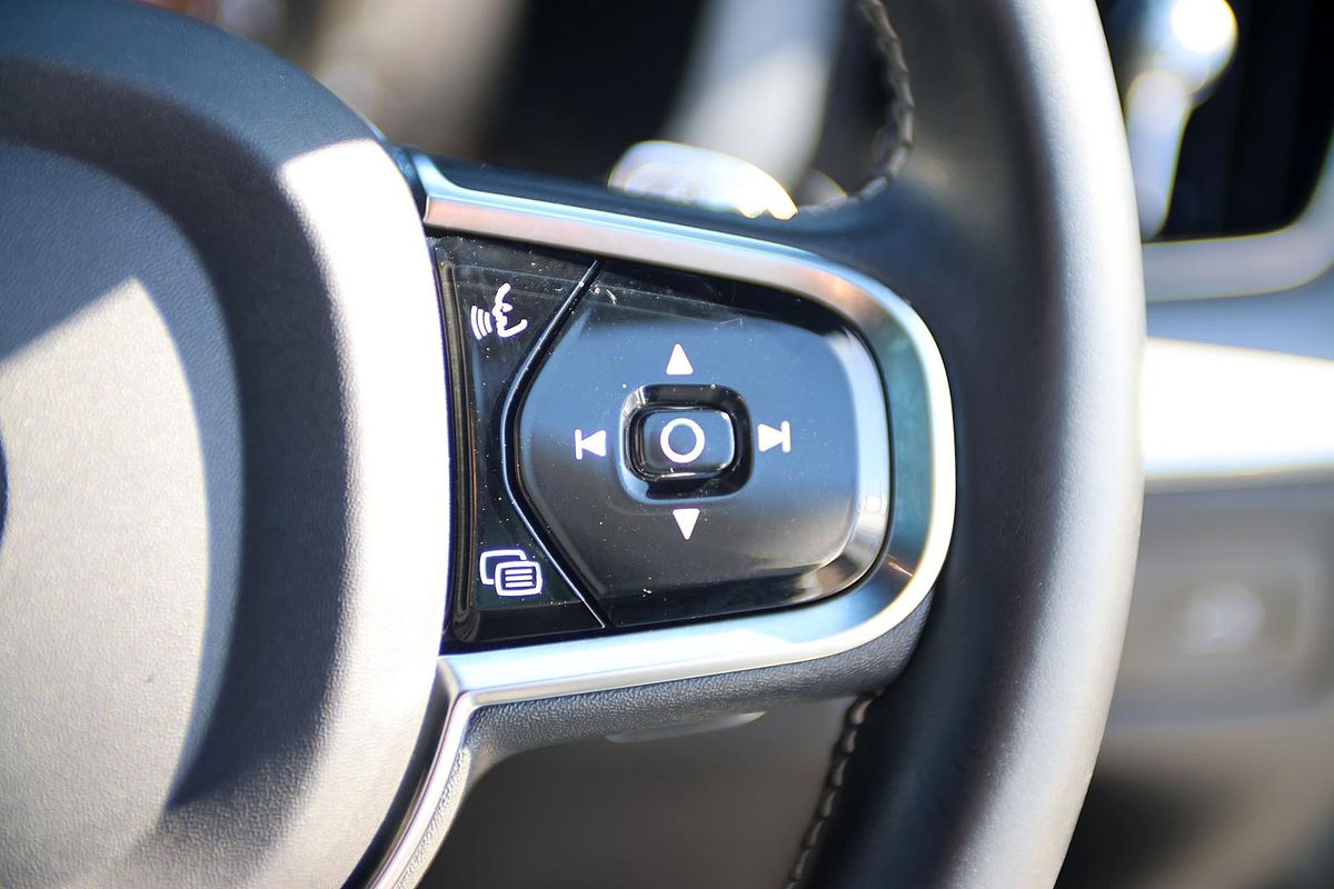 2019 Volvo XC60 T6 R-Design