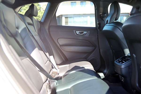 2019 Volvo XC60 T6 R-Design