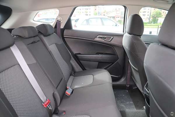 2025 Kia Sportage S NQ5