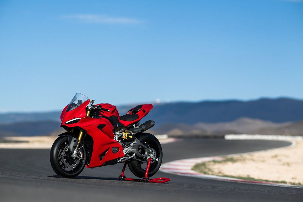 2025 Ducati PANIGALE V2S