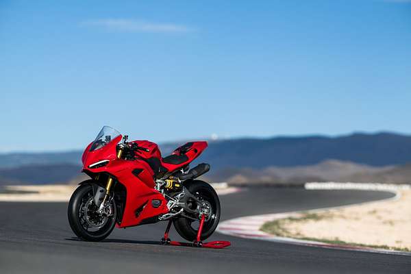 2025 Ducati PANIGALE V2S