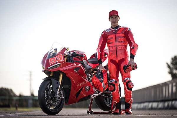 2025 Ducati PANIGALE V2S