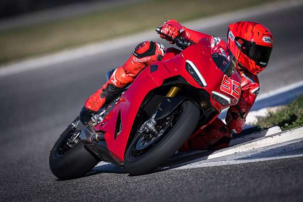 2025 Ducati PANIGALE V2S