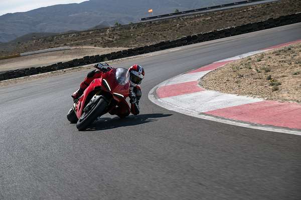 2025 Ducati PANIGALE V2S