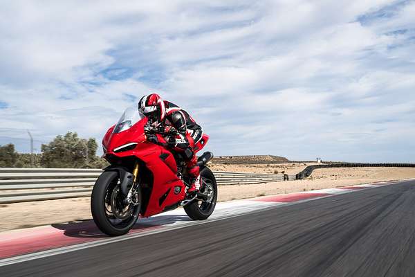2025 Ducati PANIGALE V2S
