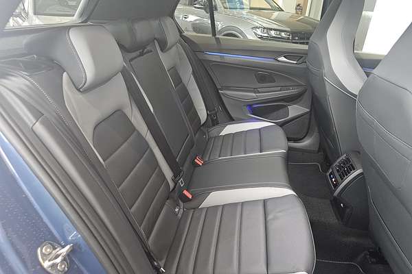 2025 Volkswagen Golf 110TSI R-Line 8.5