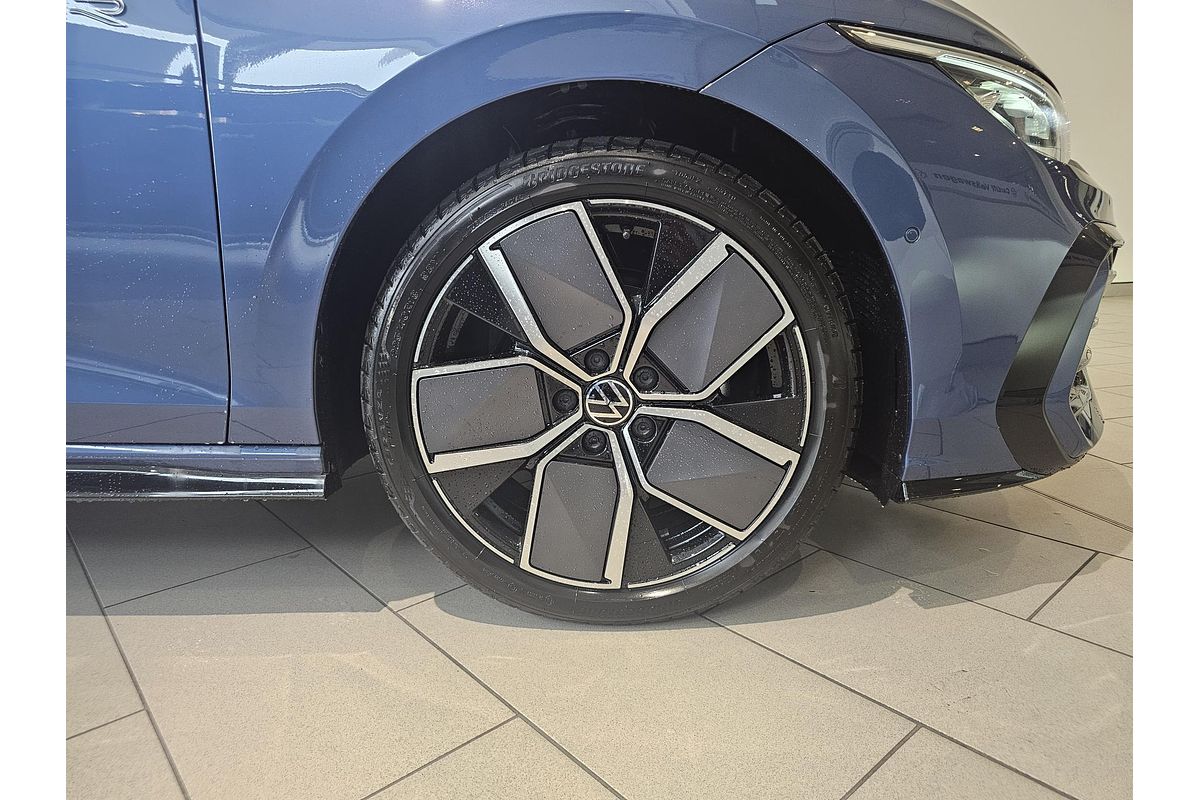 2025 Volkswagen Golf 110TSI R-Line 8.5