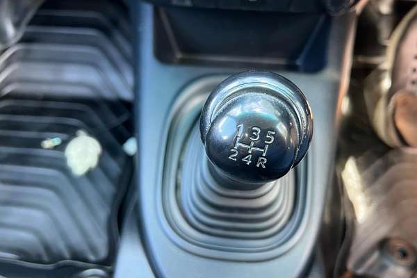 2015 Toyota Hilux Workmate GUN122R Rear Wheel Drive