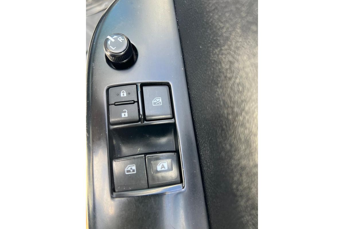 2015 Toyota Hilux Workmate GUN122R Rear Wheel Drive