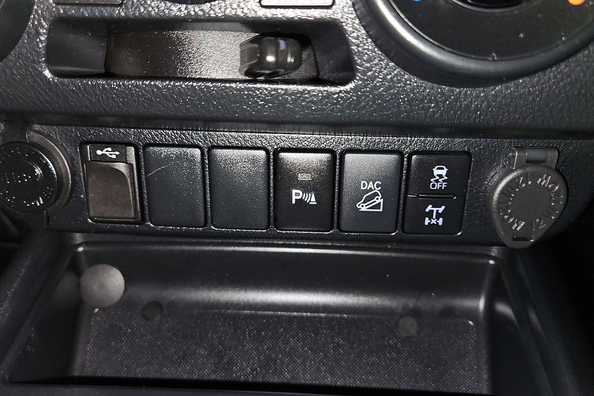 2021 Toyota Hilux SR GUN126R 4X4