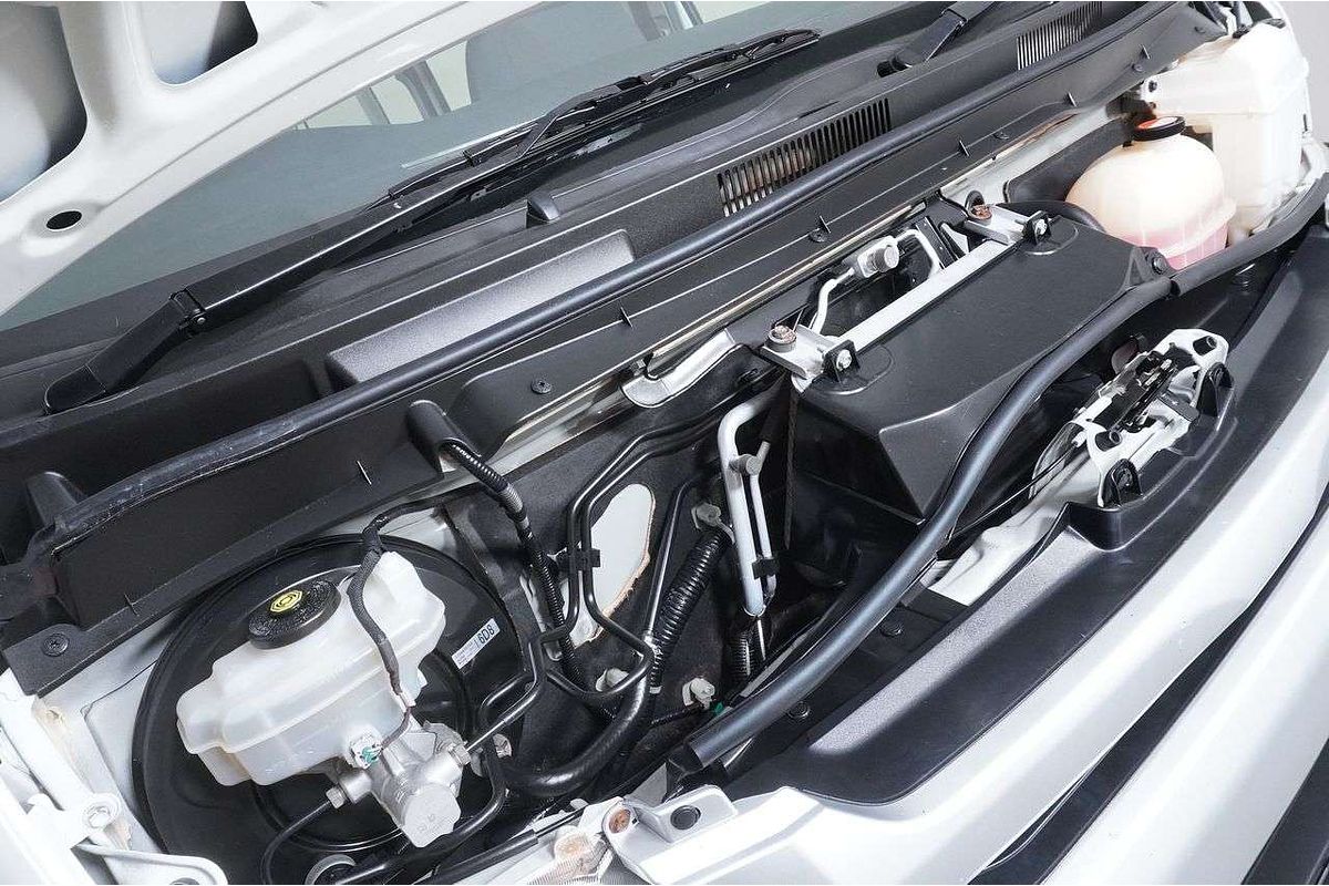 2016 Toyota Hiace Commuter KDH223R