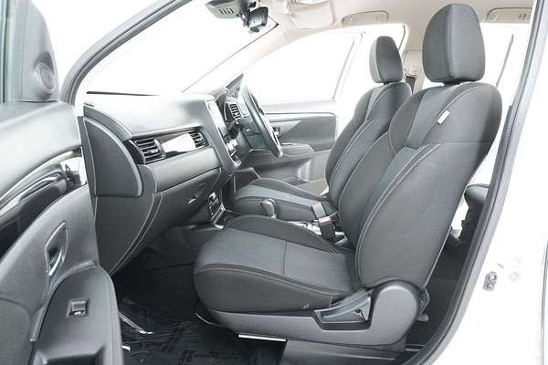 2020 Mitsubishi OUTLANDER ES 7 SEAT (AWD) ZL MY20
