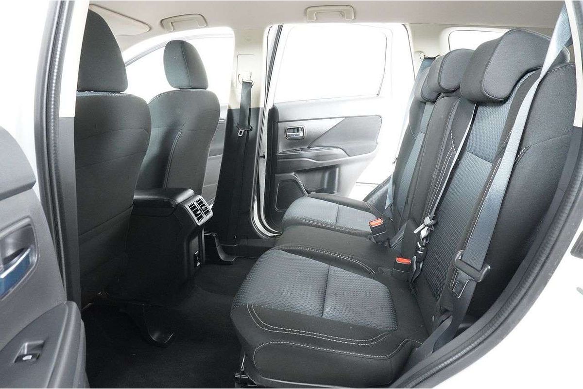 2020 Mitsubishi OUTLANDER ES 7 SEAT (AWD) ZL MY20