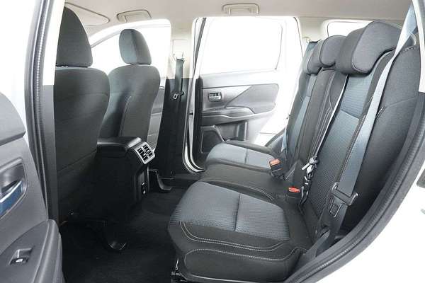 2020 Mitsubishi OUTLANDER ES 7 SEAT (AWD) ZL MY20