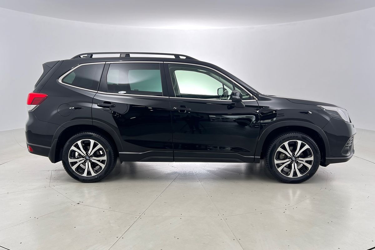 2022 Subaru Forester 2.5i Premium S5