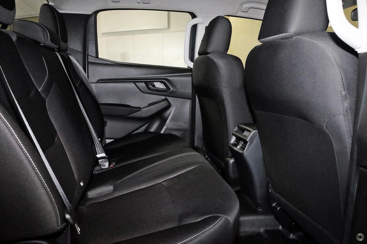 2025 Isuzu D-MAX SX 4X4