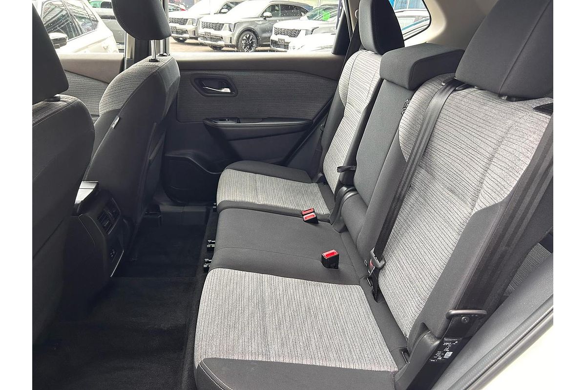 2024 Nissan X-TRAIL ST T33