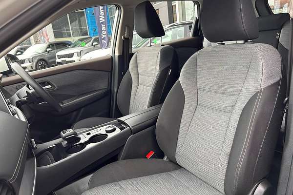 2024 Nissan X-TRAIL ST T33