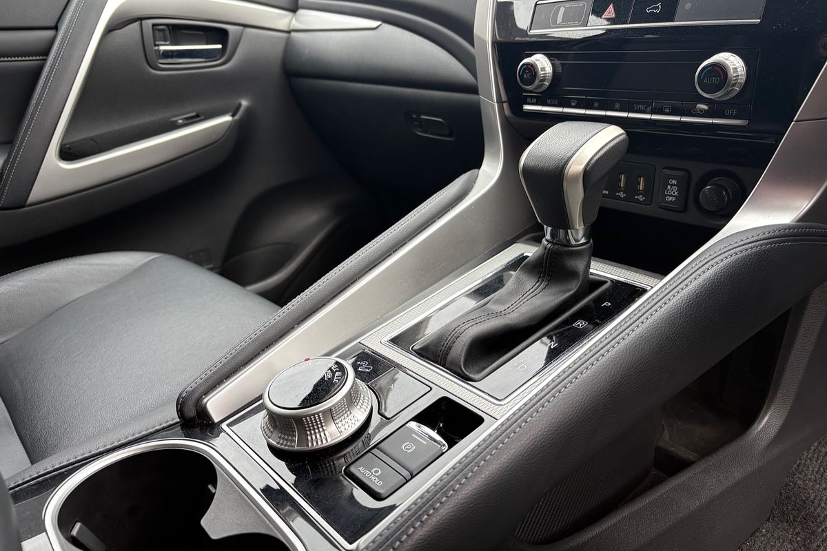 2022 Mitsubishi Pajero Sport GLS QF