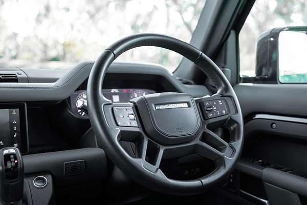 2021 Land Rover Defender 110 D300 X-Dynamic SE L663