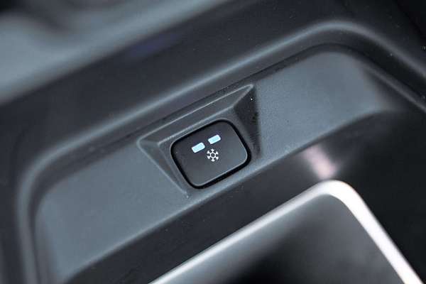 2021 Land Rover Defender 110 D300 X-Dynamic SE L663