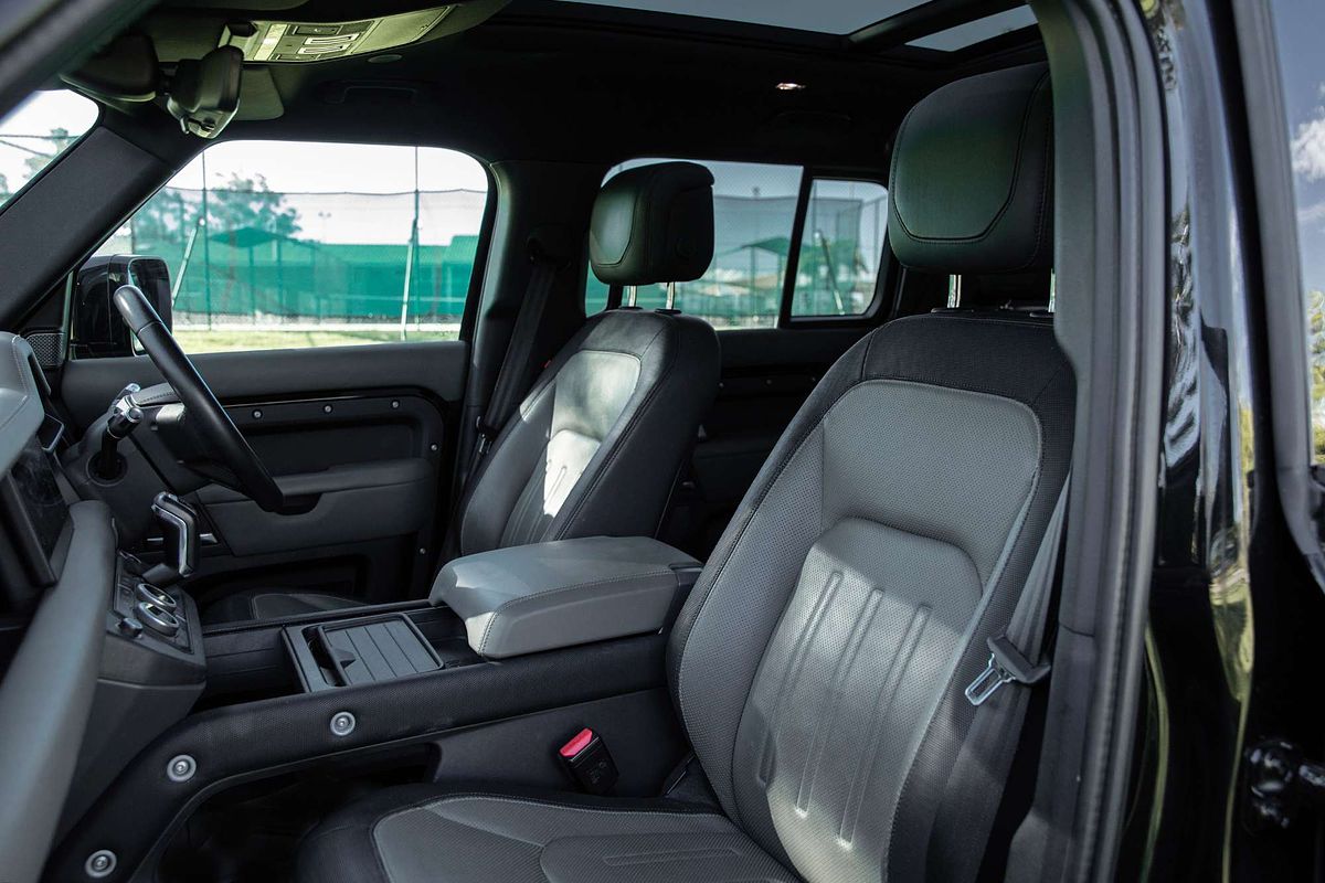 2021 Land Rover Defender 110 D300 X-Dynamic SE L663