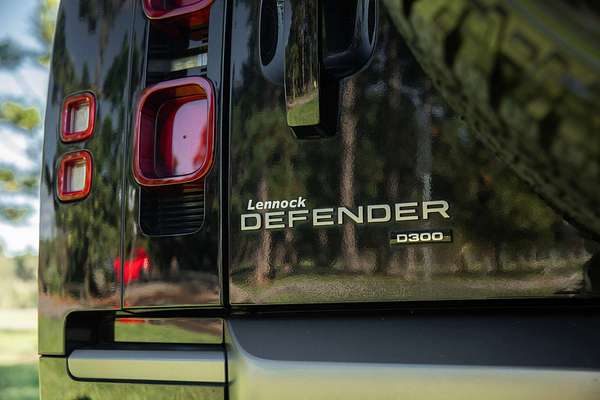 2021 Land Rover Defender 110 D300 X-Dynamic SE L663