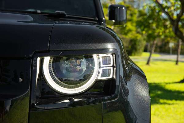 2021 Land Rover Defender 110 D300 X-Dynamic SE L663